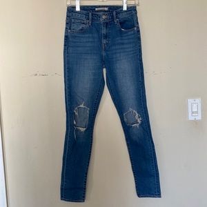 Levi’s 721 High Rise Skinny Pant